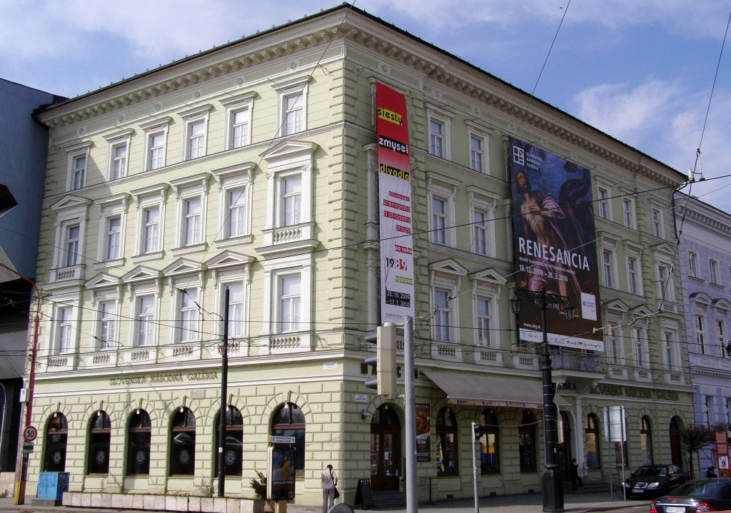 Wikipedia - SNG Esterházyho palác