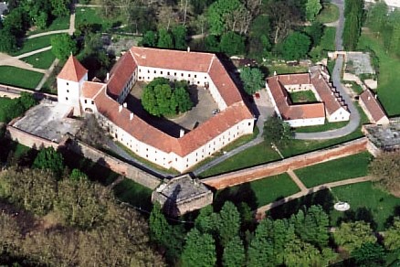 Wikipédia - Sárvár hrad - výrez