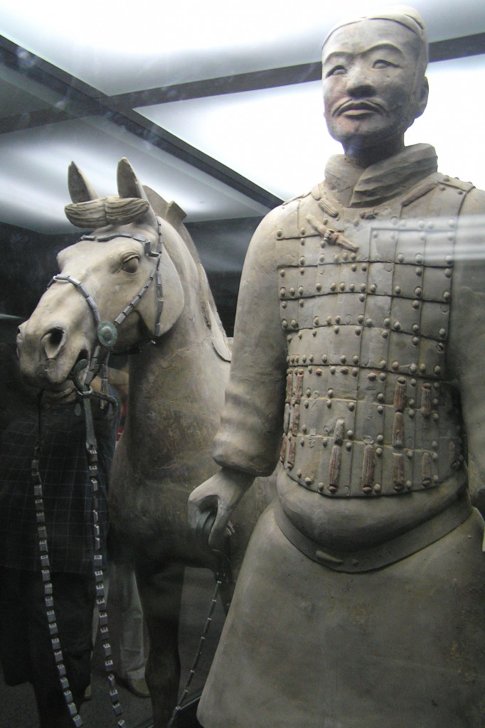 Wikipédia - Terakotová armáda - voják s koňom